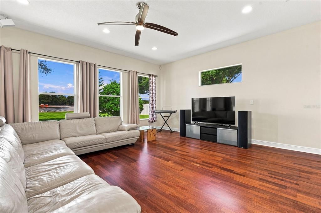 Active With Contract: $835,000 (6 beds, 5 baths, 4367 Square Feet)