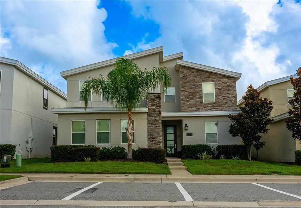En Venta: $770,000 (6 camas, 6 baños, 3843 Pies cuadrados)