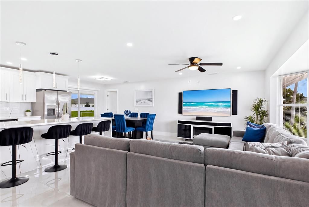 For Sale: $344,500 (2 beds, 2 baths, 1453 Square Feet)