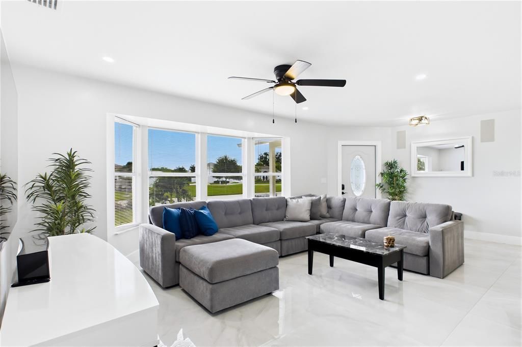 For Sale: $344,500 (2 beds, 2 baths, 1453 Square Feet)