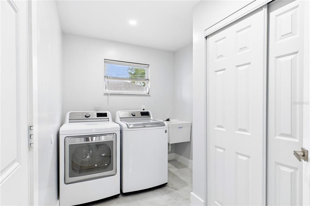For Sale: $344,500 (2 beds, 2 baths, 1453 Square Feet)