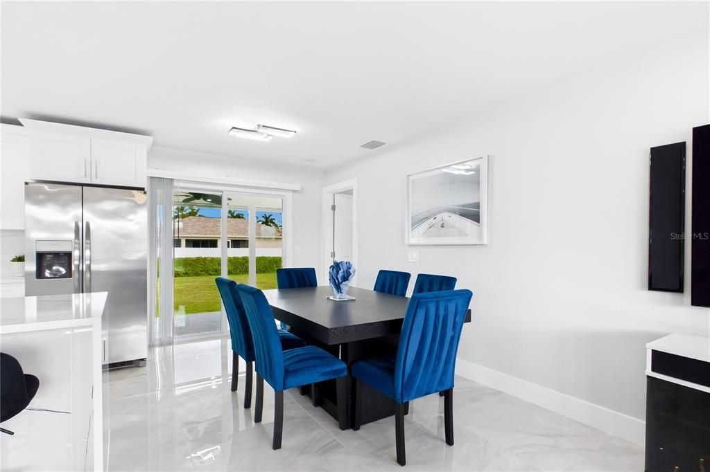 For Sale: $344,500 (2 beds, 2 baths, 1453 Square Feet)