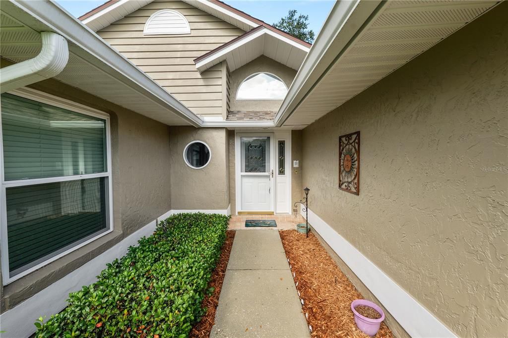 Activo con contrato: $332,000 (3 camas, 2 baños, 1598 Pies cuadrados)