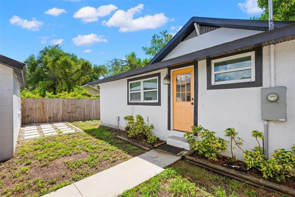 For Sale: $375,000 (3 beds, 2 baths, 1200 Square Feet)