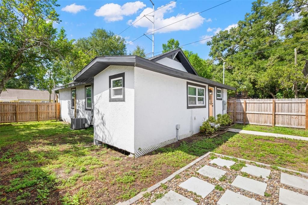 For Sale: $375,000 (3 beds, 2 baths, 1200 Square Feet)