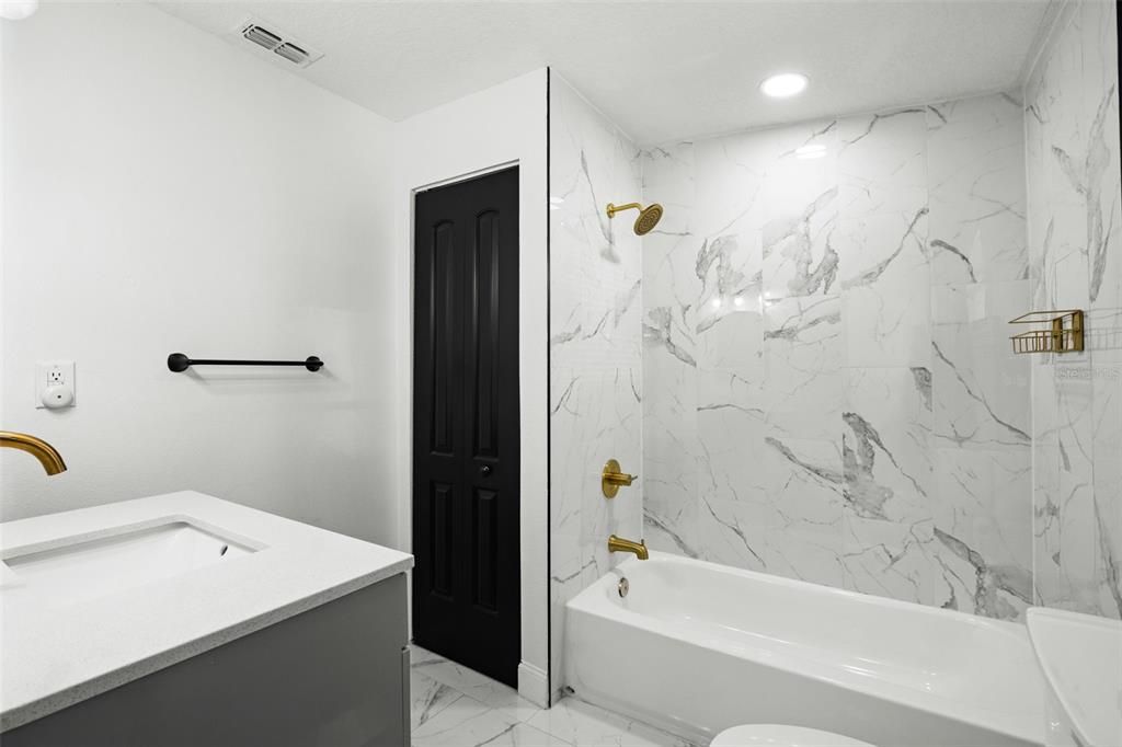 For Sale: $375,000 (3 beds, 2 baths, 1200 Square Feet)