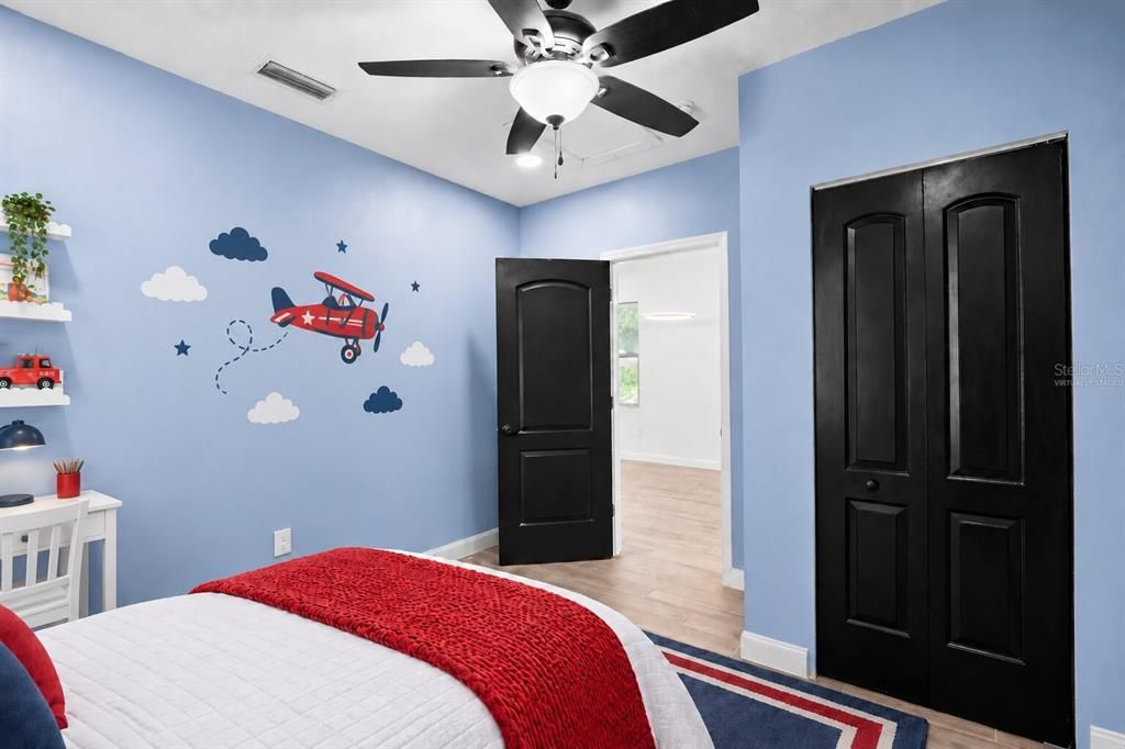 For Sale: $375,000 (3 beds, 2 baths, 1200 Square Feet)