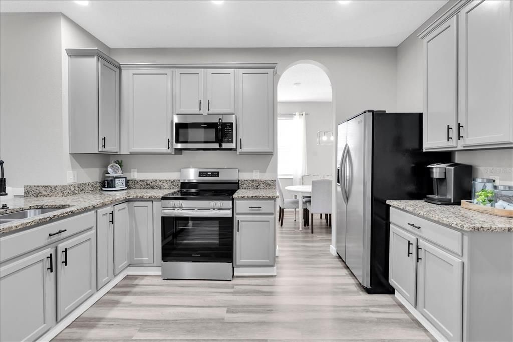 En Venta: $549,000 (5 camas, 3 baños, 2290 Pies cuadrados)