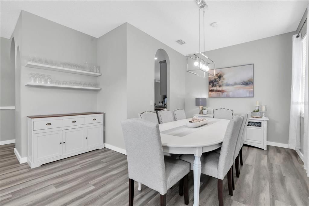 En Venta: $549,000 (5 camas, 3 baños, 2290 Pies cuadrados)