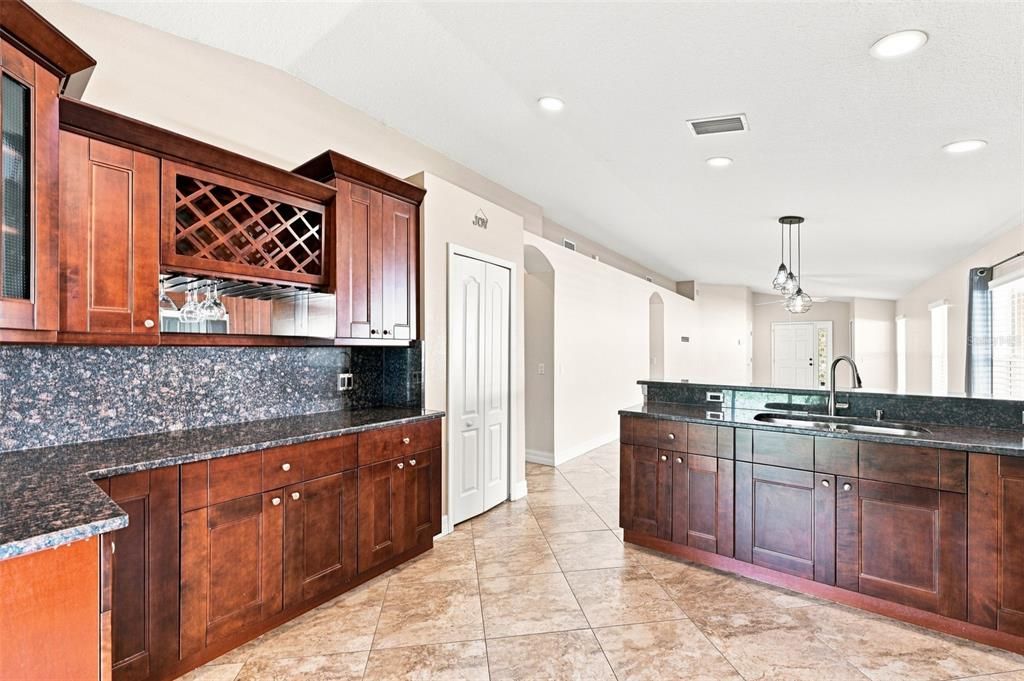 For Rent: $2,250 (3 beds, 2 baths, 1350 Square Feet)