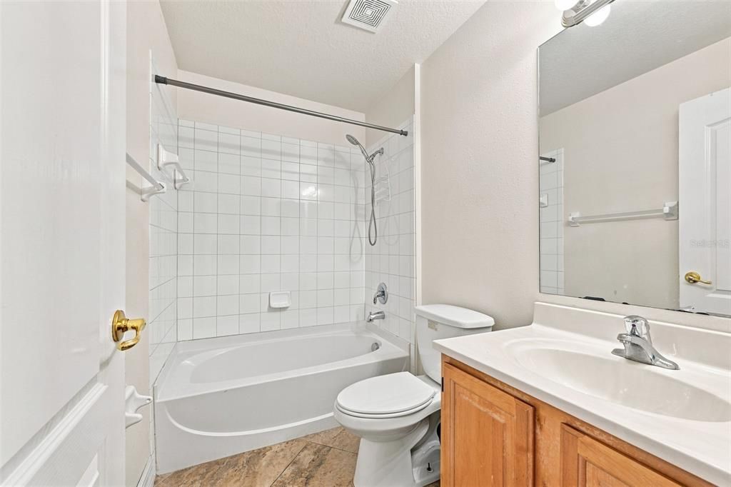 For Rent: $2,250 (3 beds, 2 baths, 1350 Square Feet)