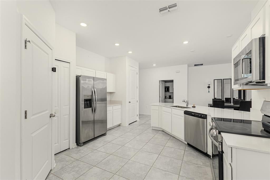 For Sale: $316,000 (4 beds, 3 baths, 2093 Square Feet)