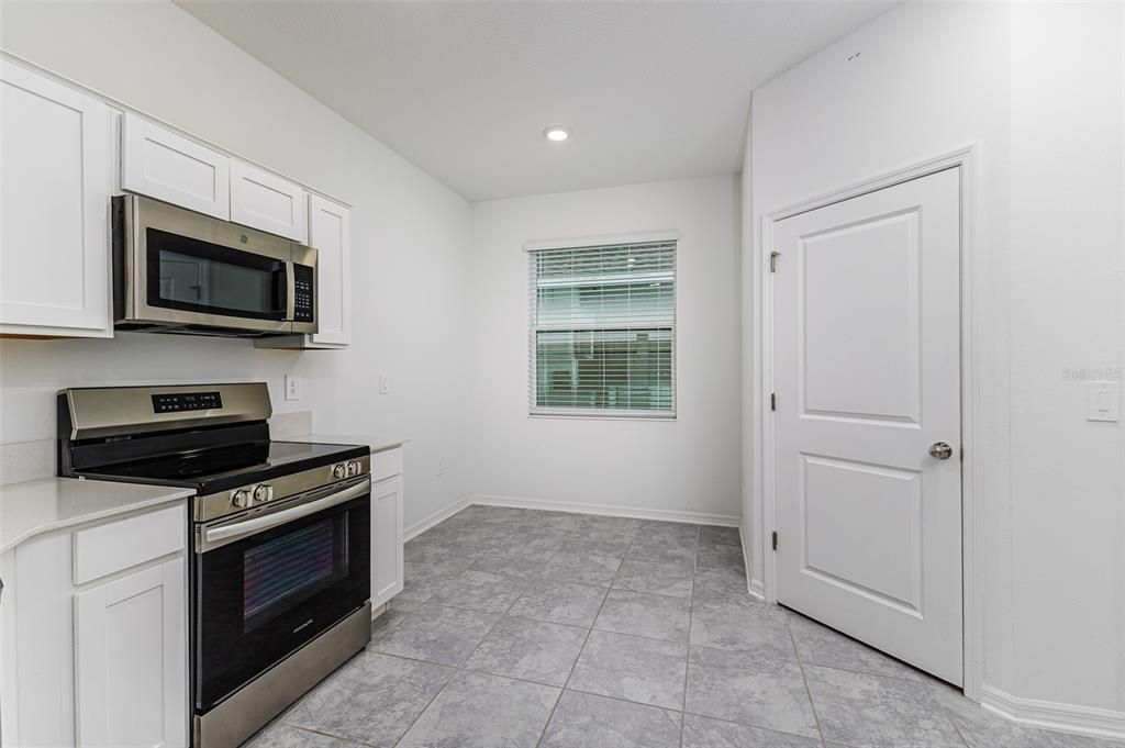 For Sale: $316,000 (4 beds, 3 baths, 2093 Square Feet)
