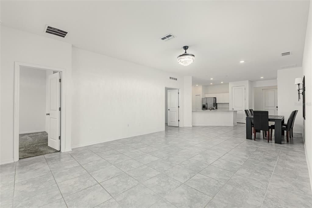 For Sale: $316,000 (4 beds, 3 baths, 2093 Square Feet)