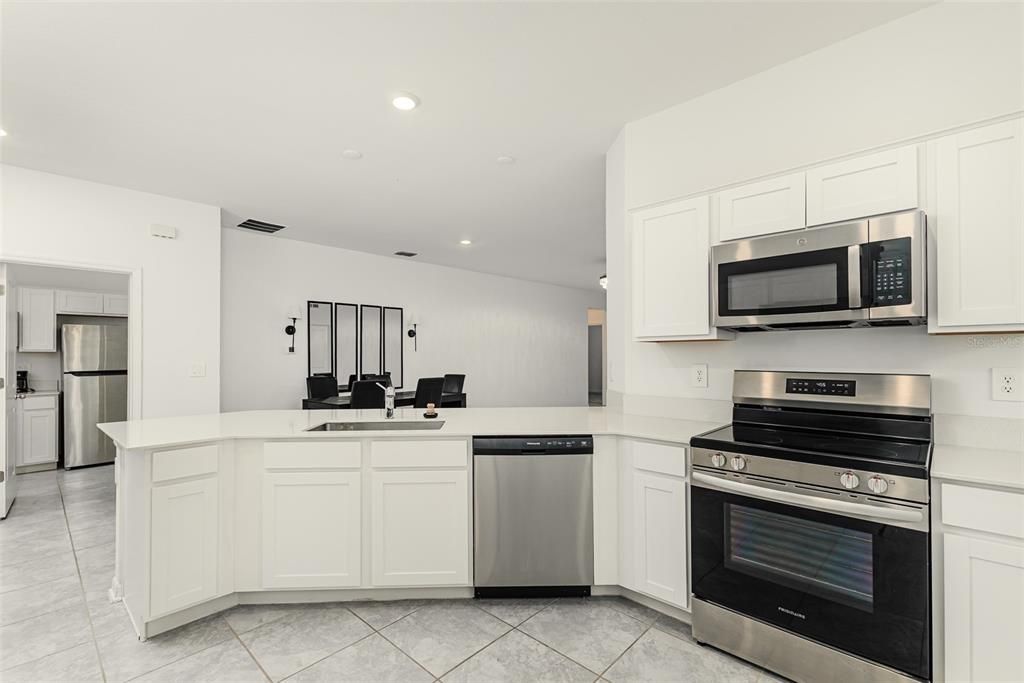For Sale: $316,000 (4 beds, 3 baths, 2093 Square Feet)
