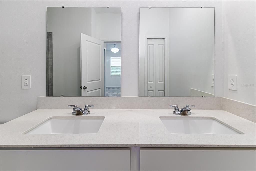 For Sale: $316,000 (4 beds, 3 baths, 2093 Square Feet)
