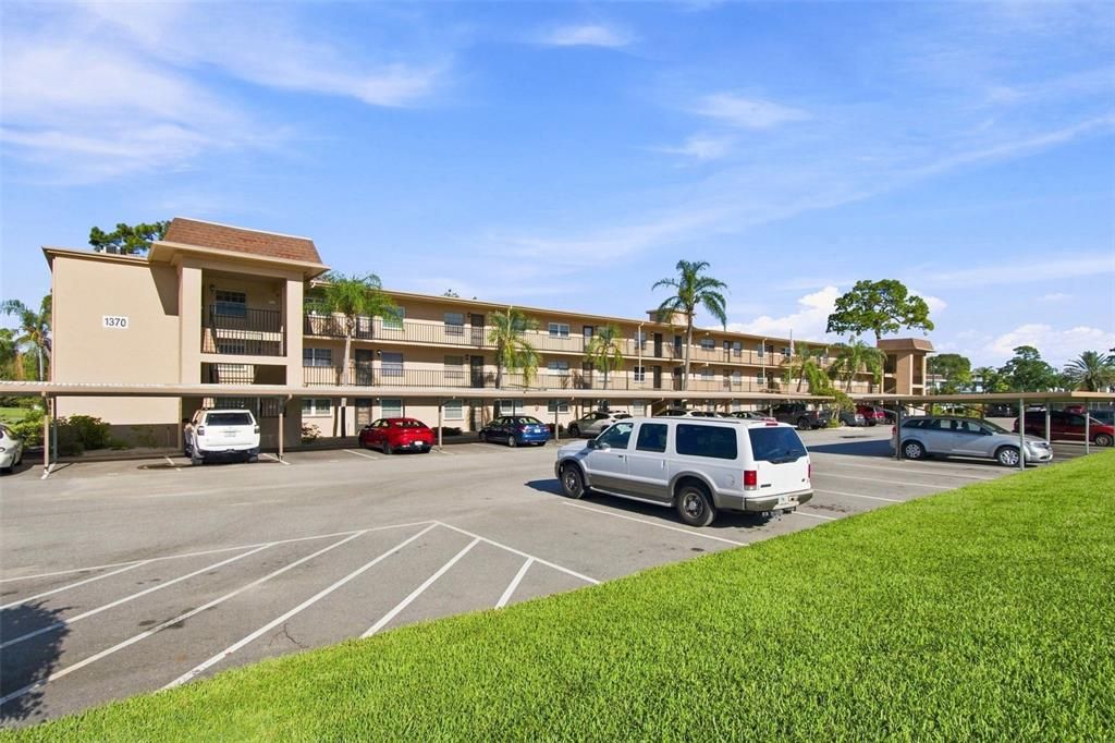 For Sale: $129,900 (2 beds, 1 baths, 990 Square Feet)