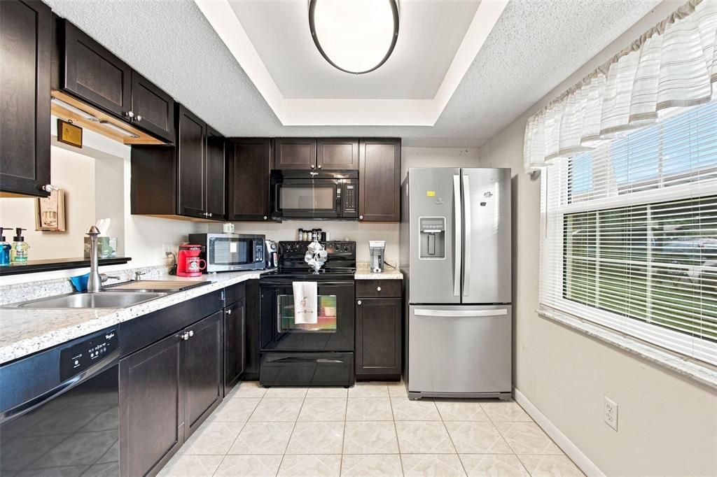 For Sale: $129,900 (2 beds, 1 baths, 990 Square Feet)