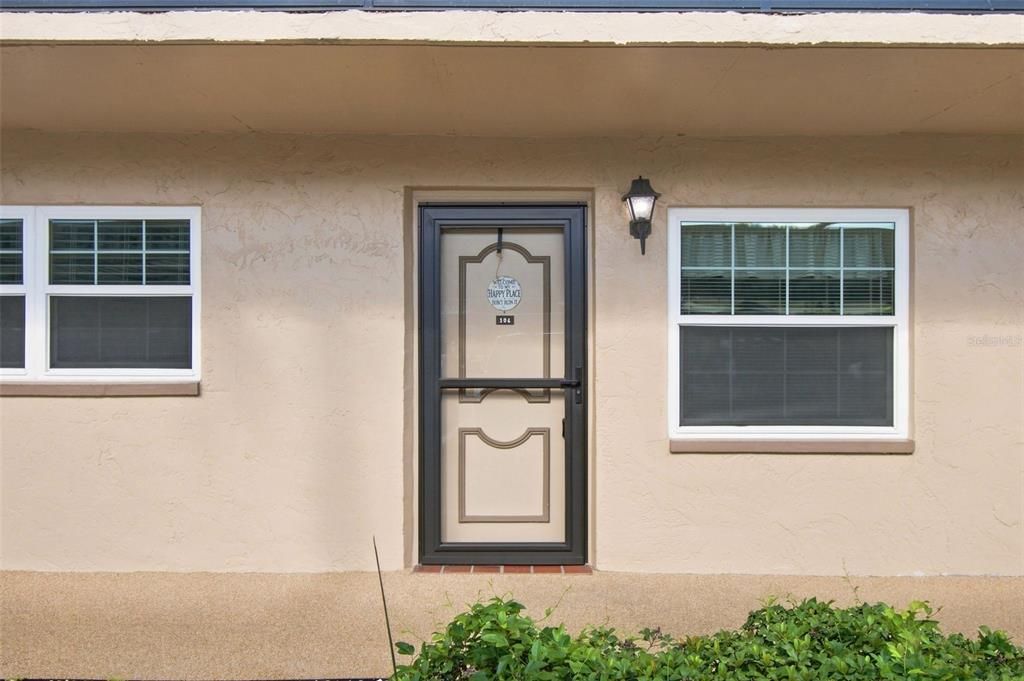 For Sale: $129,900 (2 beds, 1 baths, 990 Square Feet)