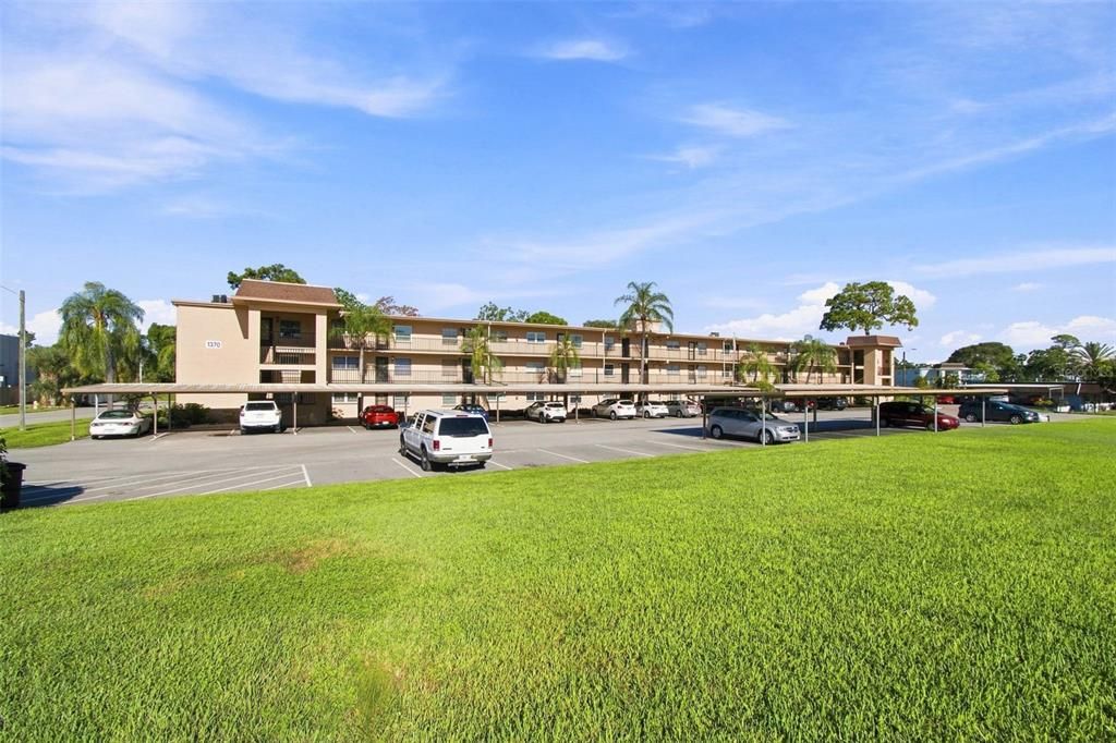 For Sale: $129,900 (2 beds, 1 baths, 990 Square Feet)