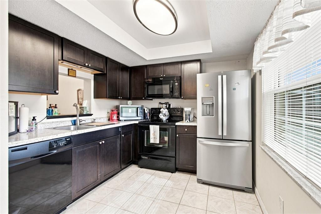 For Sale: $129,900 (2 beds, 1 baths, 990 Square Feet)