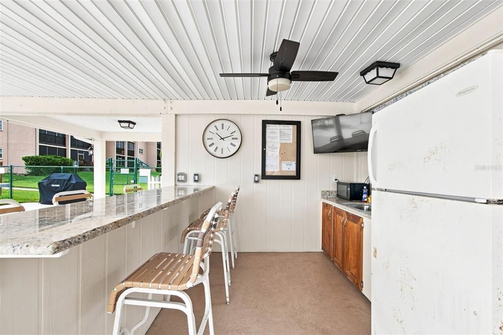 For Sale: $129,900 (2 beds, 1 baths, 990 Square Feet)