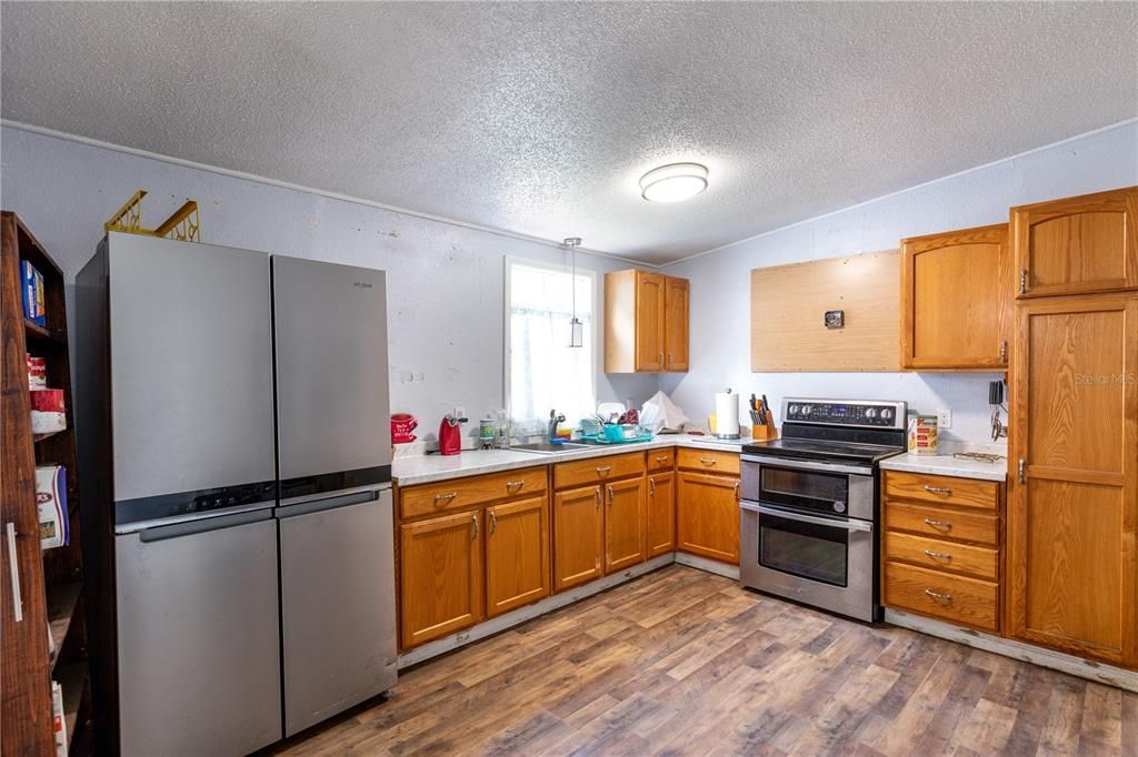 For Sale: $190,000 (5 beds, 2 baths, 2128 Square Feet)