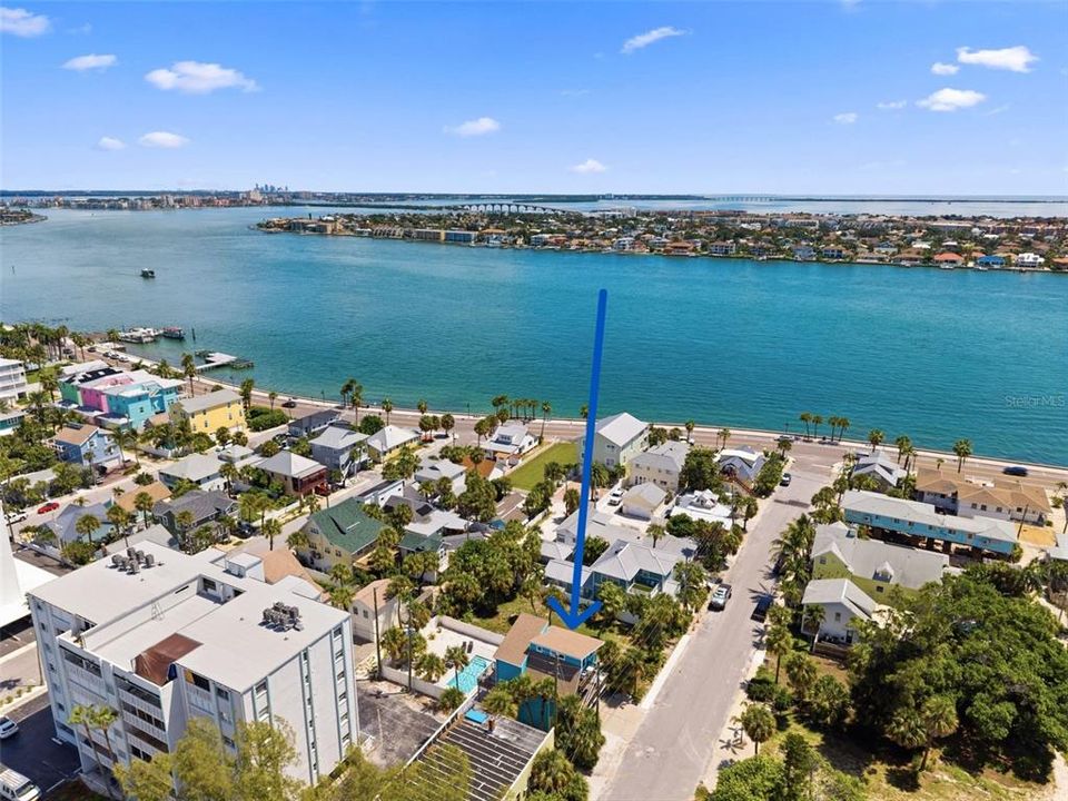 На продажу: $2,299,000 (4 спален, 2 ванн, 1876 Квадратных фут)