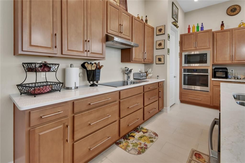 En Venta: $550,000 (3 camas, 2 baños, 2178 Pies cuadrados)
