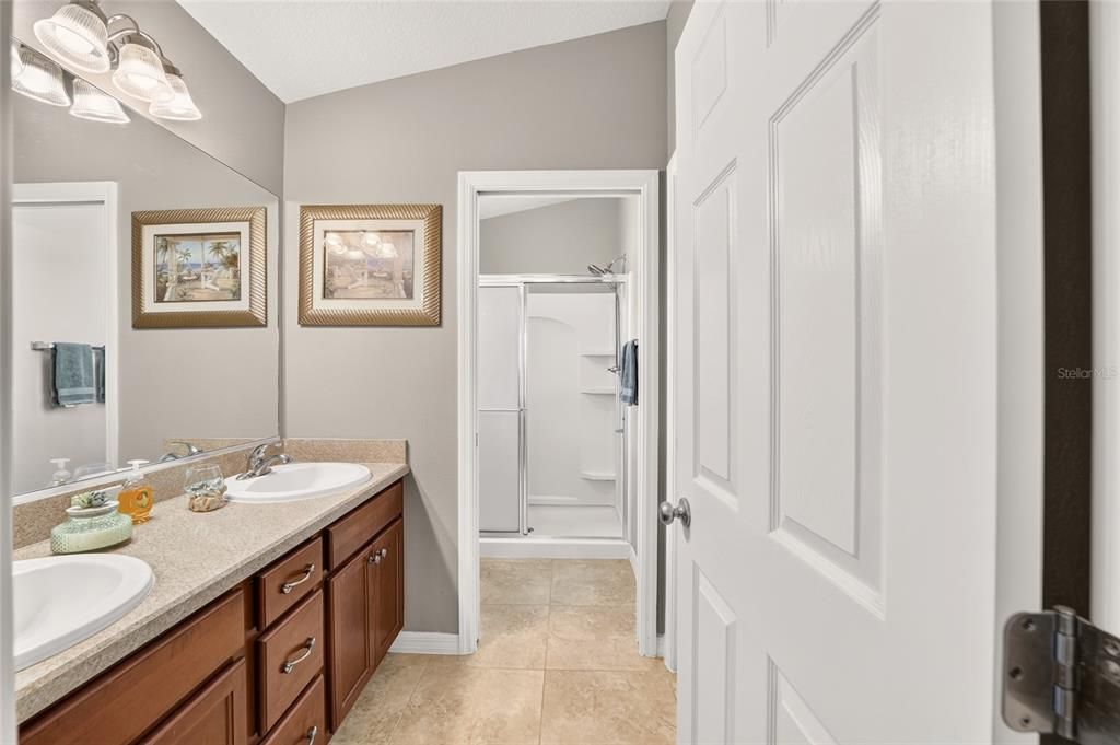 For Sale: $389,900 (3 beds, 2 baths, 1488 Square Feet)