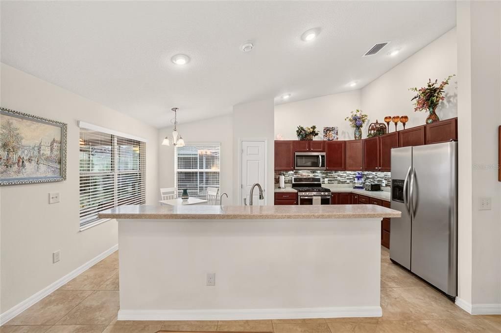 For Sale: $389,900 (3 beds, 2 baths, 1488 Square Feet)