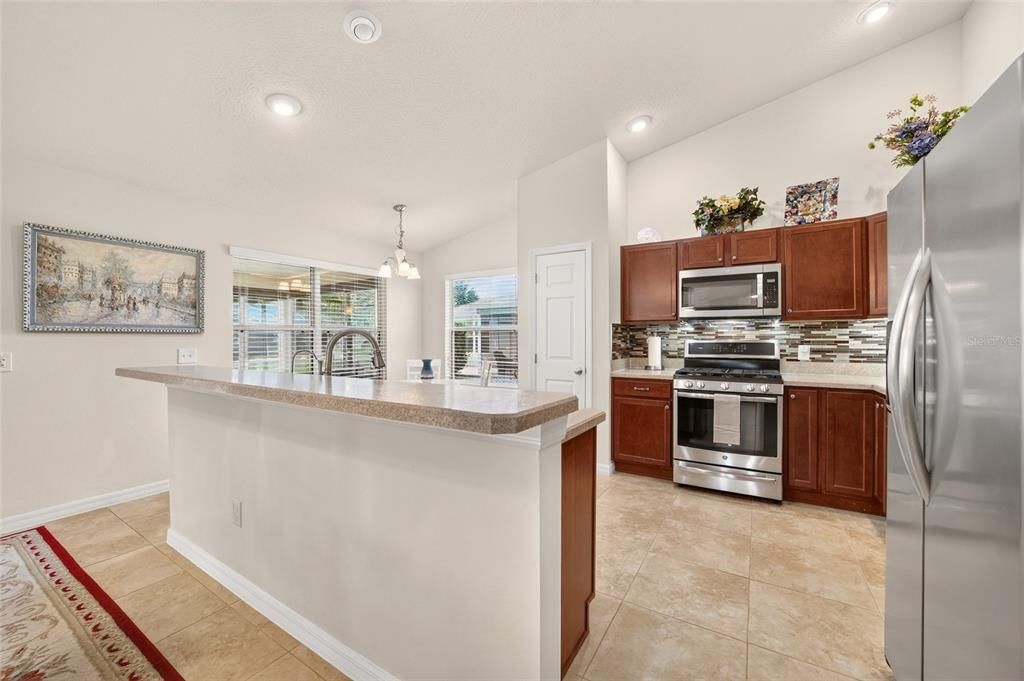 For Sale: $389,900 (3 beds, 2 baths, 1488 Square Feet)