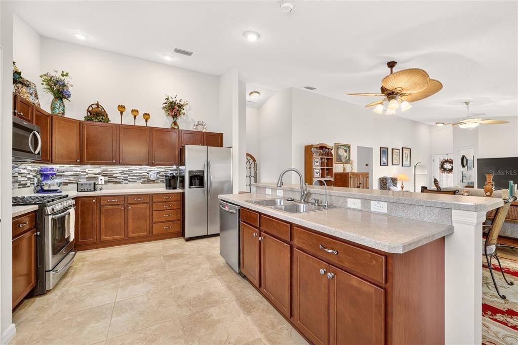 For Sale: $389,900 (3 beds, 2 baths, 1488 Square Feet)