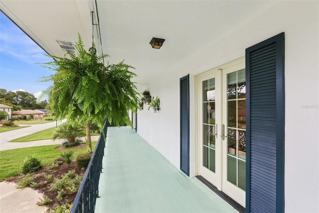 For Sale: $789,900 (4 beds, 3 baths, 2289 Square Feet)