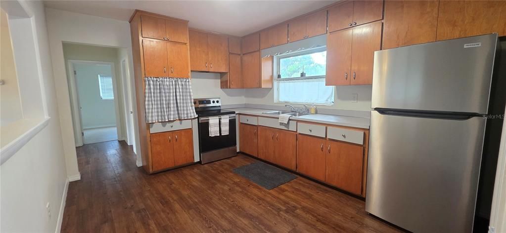 For Sale: $260,000 (3 beds, 1 baths, 1375 Square Feet)