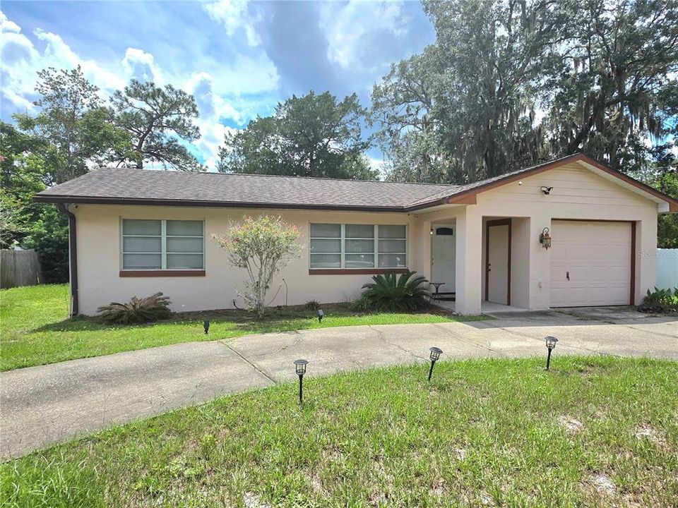 For Sale: $260,000 (3 beds, 1 baths, 1375 Square Feet)