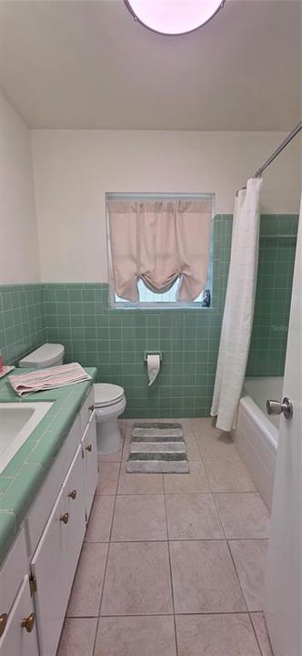 For Sale: $260,000 (3 beds, 1 baths, 1375 Square Feet)