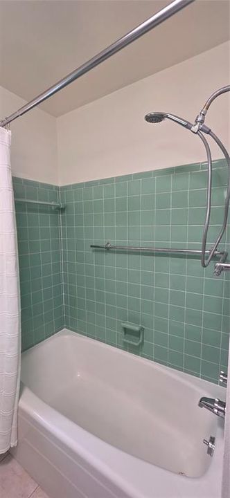 For Sale: $260,000 (3 beds, 1 baths, 1375 Square Feet)