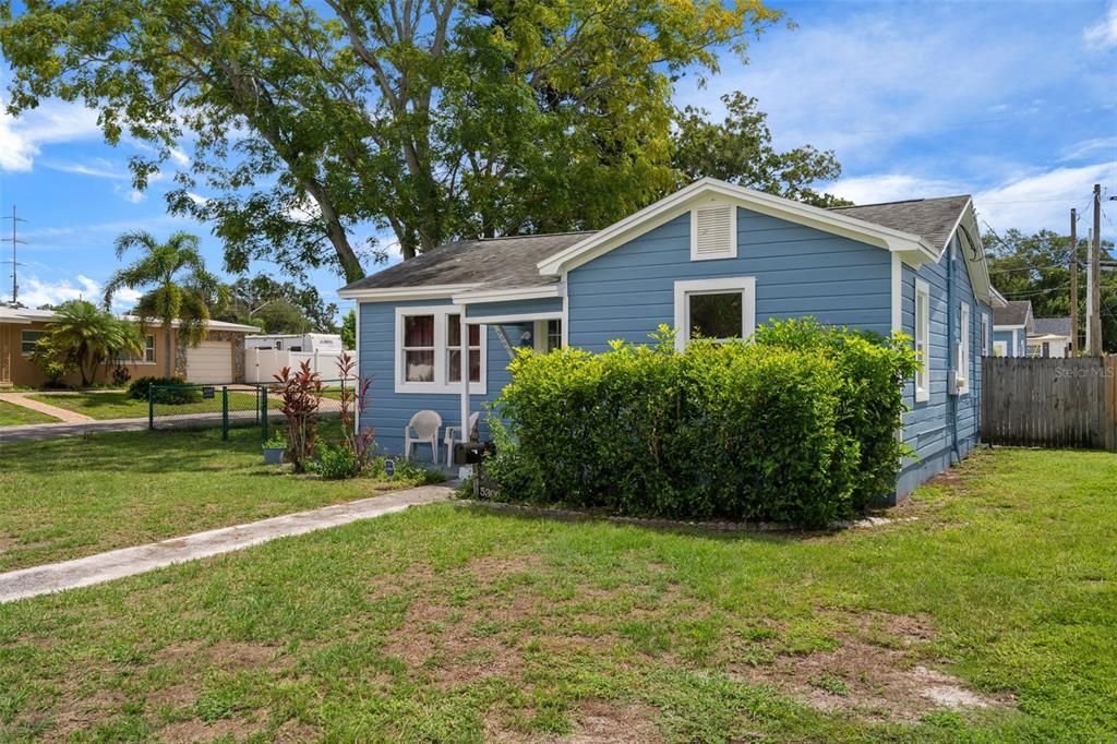 For Sale: $420,000 (3 beds, 3 baths, 1488 Square Feet)