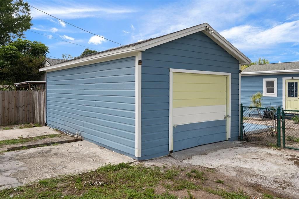 For Sale: $420,000 (3 beds, 3 baths, 1488 Square Feet)