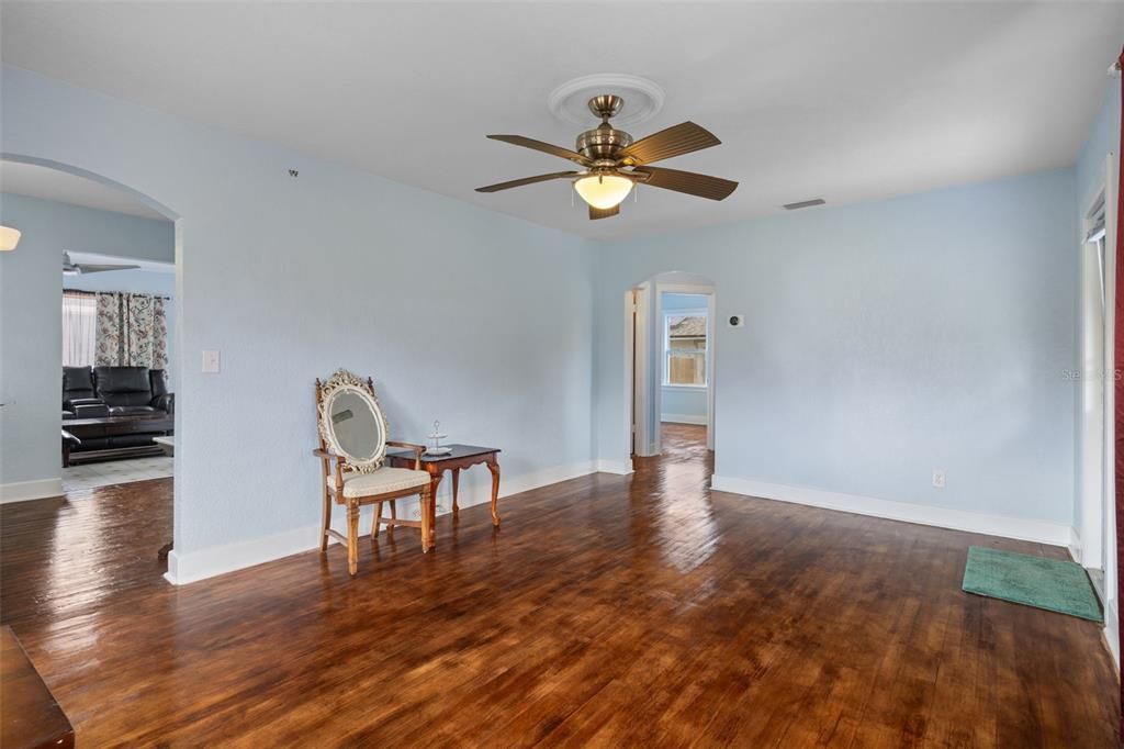 For Sale: $420,000 (3 beds, 3 baths, 1488 Square Feet)