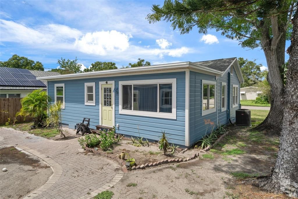 For Sale: $420,000 (3 beds, 3 baths, 1488 Square Feet)
