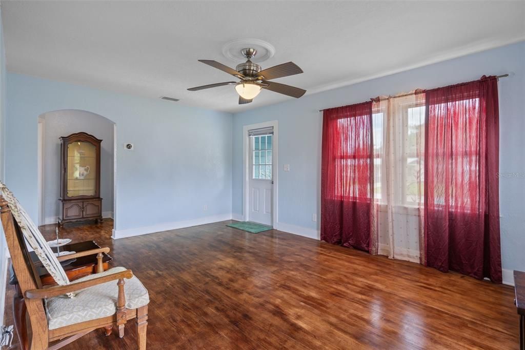 For Sale: $420,000 (3 beds, 3 baths, 1488 Square Feet)