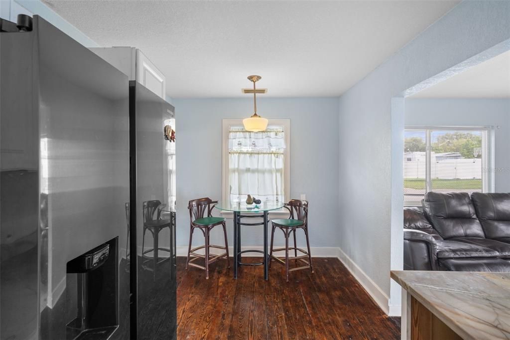For Sale: $420,000 (3 beds, 3 baths, 1488 Square Feet)