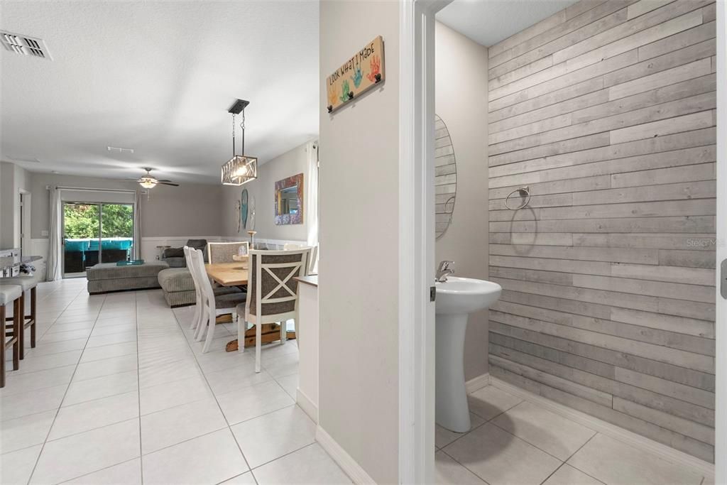 На продажу: $399,000 (5 спален, 2 ванн, 2415 Квадратных фут)