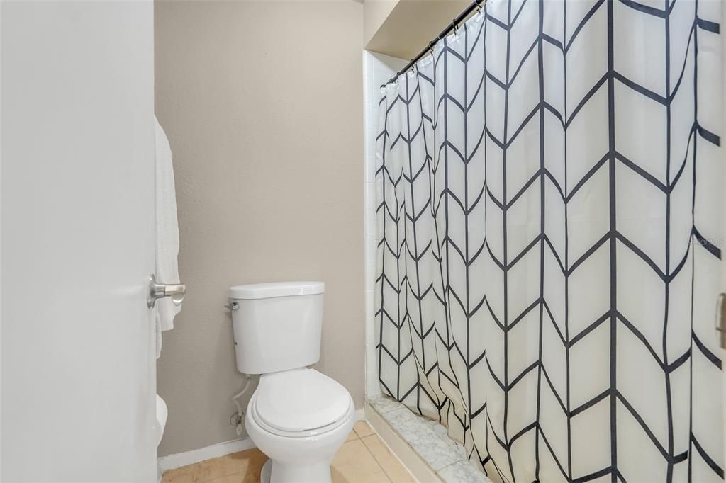 For Sale: $265,000 (2 beds, 2 baths, 1014 Square Feet)