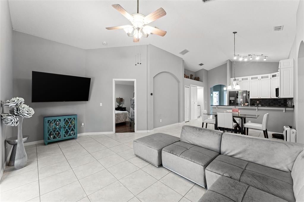 For Sale: $464,900 (3 beds, 2 baths, 1682 Square Feet)