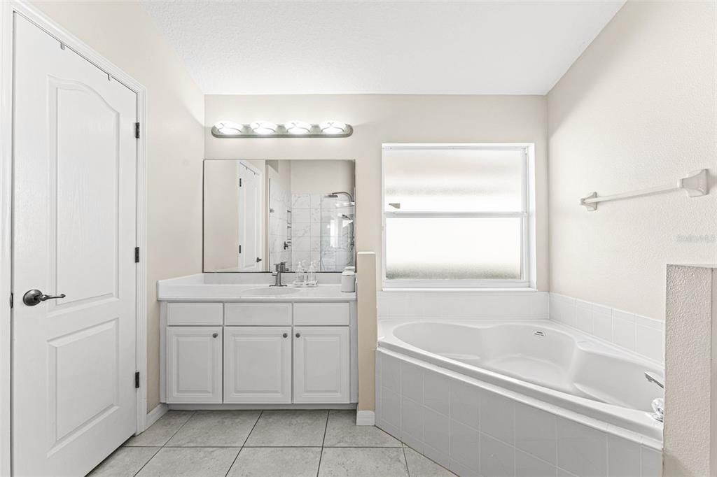 For Sale: $464,900 (3 beds, 2 baths, 1682 Square Feet)