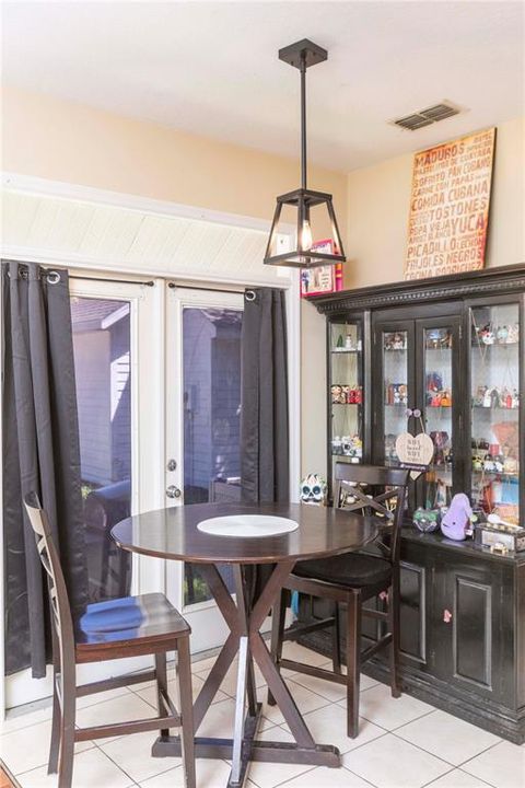 For Sale: $199,900 (2 beds, 2 baths, 1020 Square Feet)