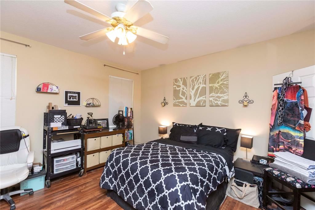 For Sale: $199,900 (2 beds, 2 baths, 1020 Square Feet)
